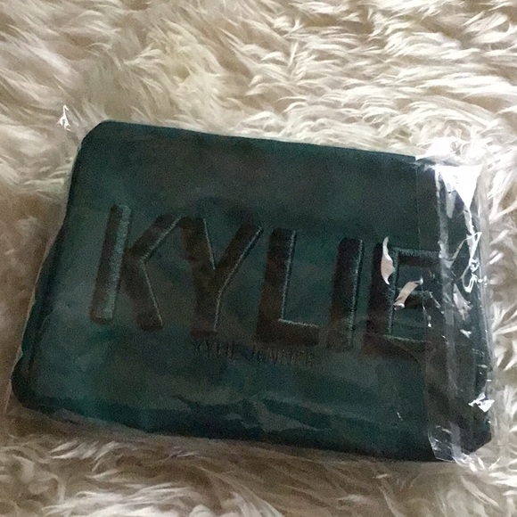 Kylie makeup , beauty bag - Picture 2 of 4